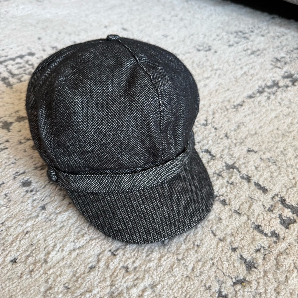Like New Woman’s Black and Gray Herringbone Cabbie Cap Y2K One Size